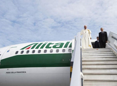 Papst Franziskus / screenshot ctv Franziskus auf Gangway